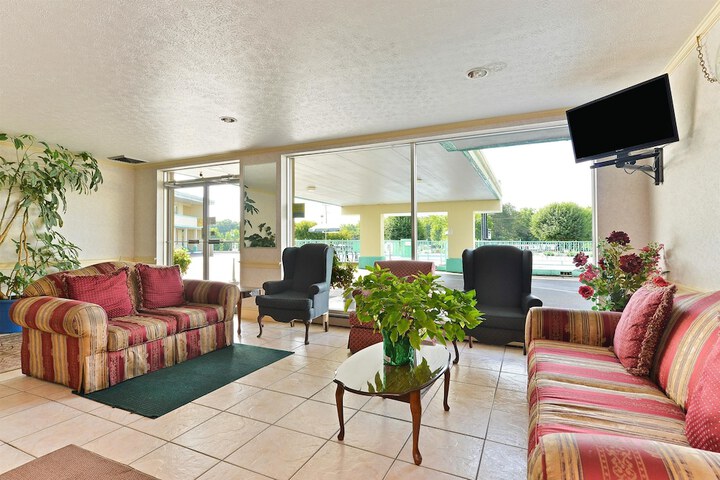 Americas Best Value Inn & Suites South Boston - thumb 3