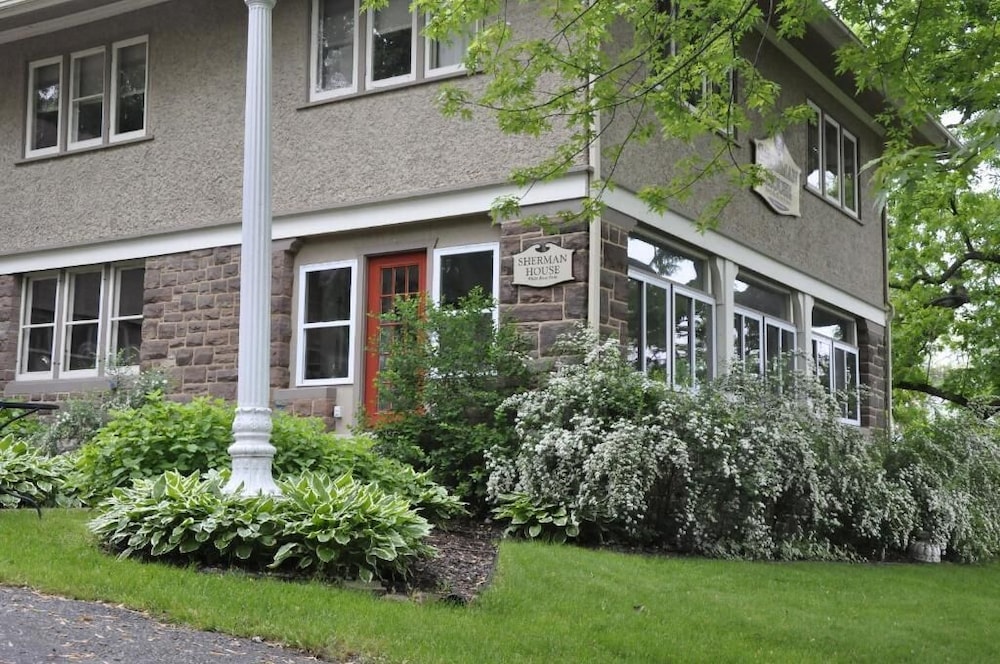 White Rose Inns - thumb 2