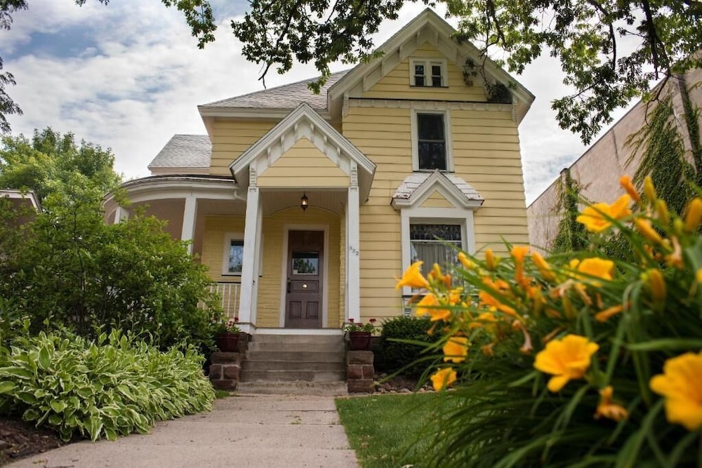 White Rose Inns - thumb 0