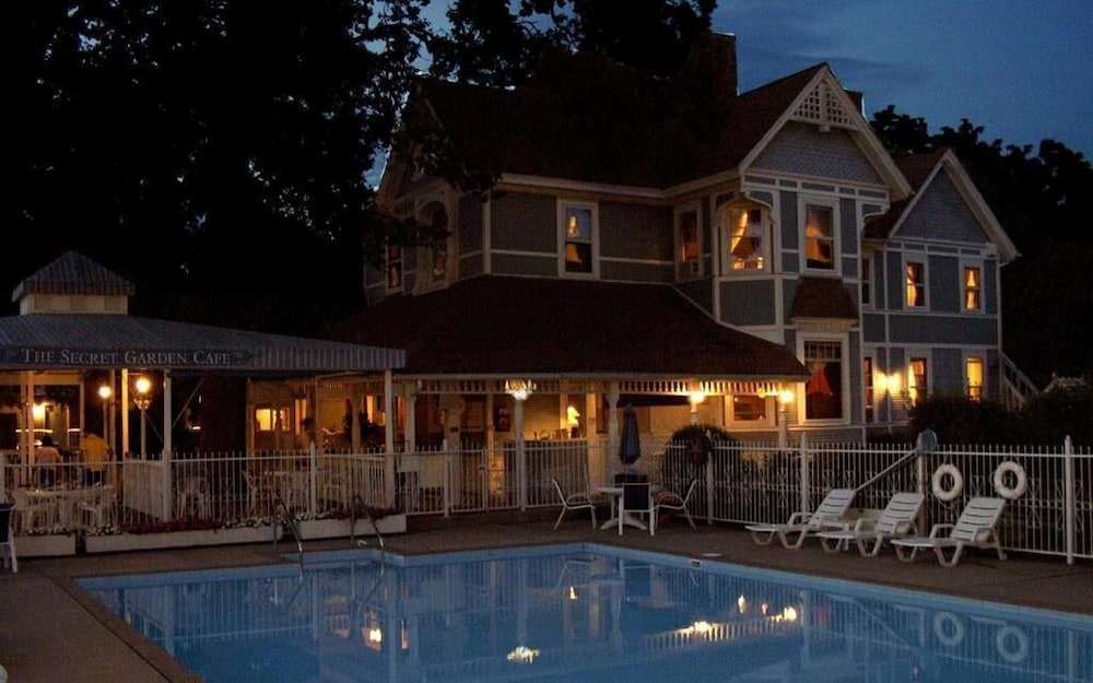 White Rose Inns - thumb 3