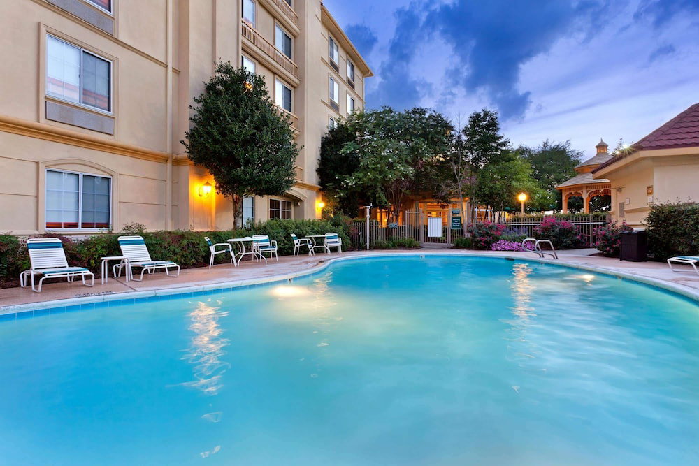 La Quinta Inn & Suites By Wyndham Raleigh Cary - thumb 4