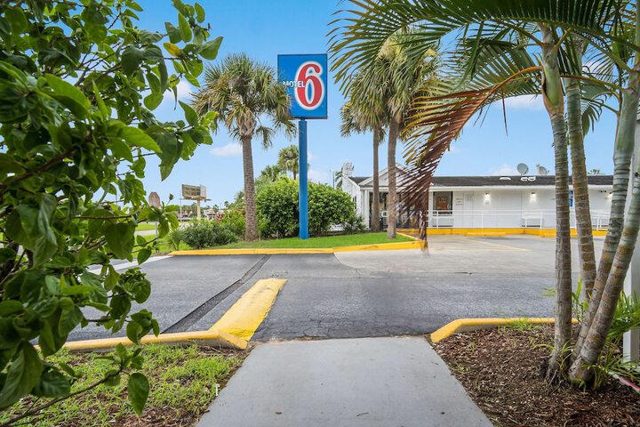 Motel 6 North Fort Myers Fl #8737 - thumb 3