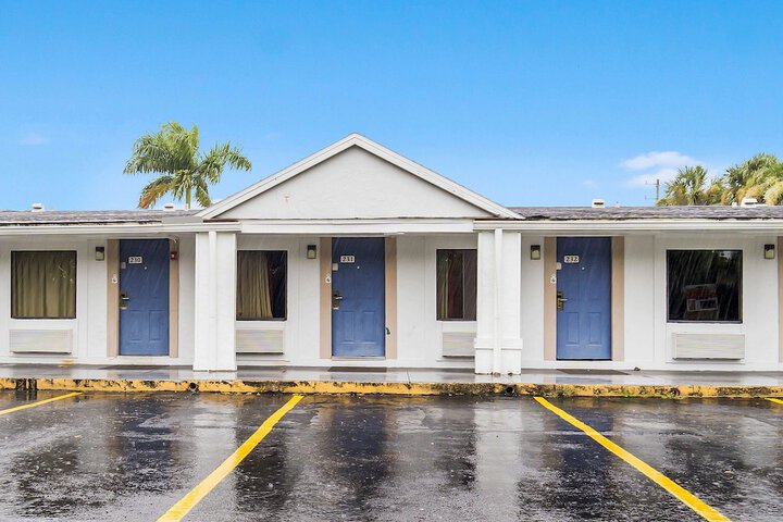 Motel 6 North Fort Myers Fl #8737 - thumb 5