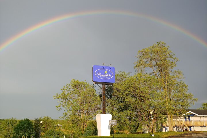 Finger Lakes Hotel - thumb 3