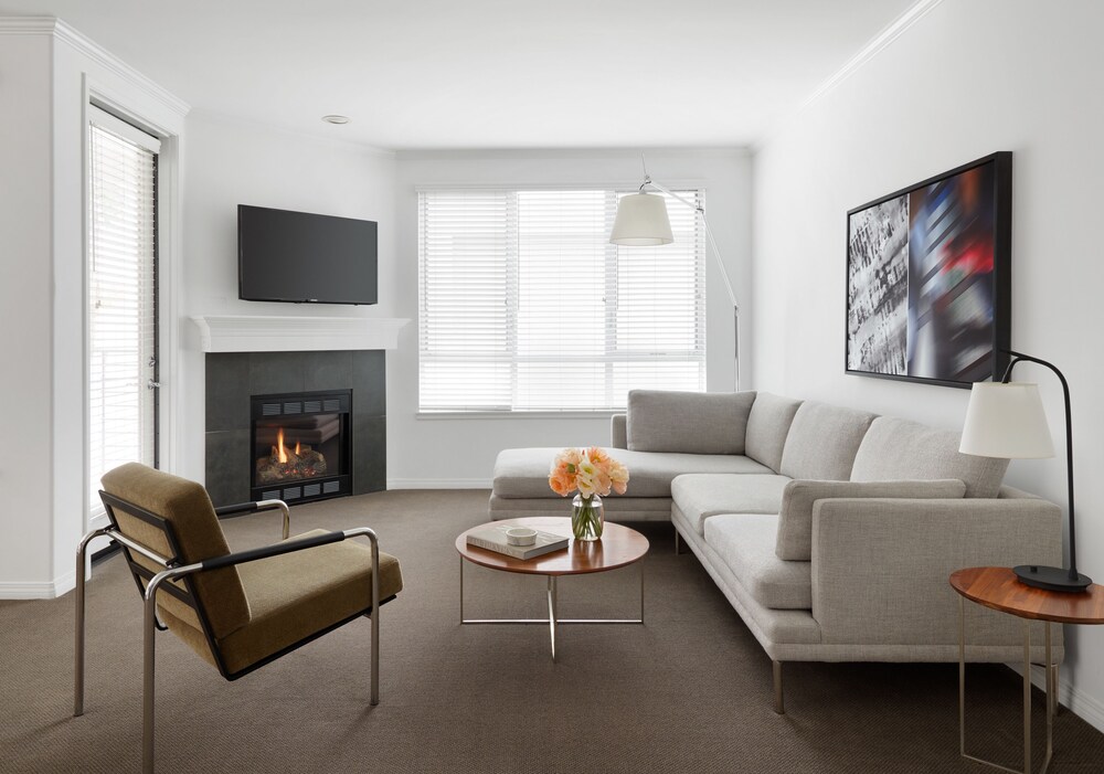 AKA Beverly Hills - thumb 3