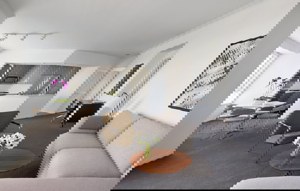 AKA Beverly Hills - thumb 5