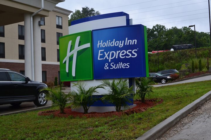 Holiday Inn Express Hotel & Suites Cross Lanes, An IHG Hotel - thumb 1