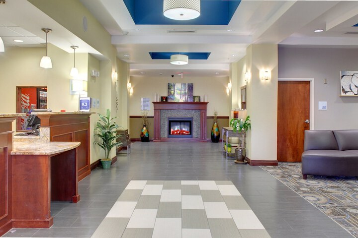 Holiday Inn Express Hotel & Suites Cross Lanes, An IHG Hotel - thumb 7