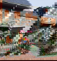 Bird In Hand Village Inn  Suites