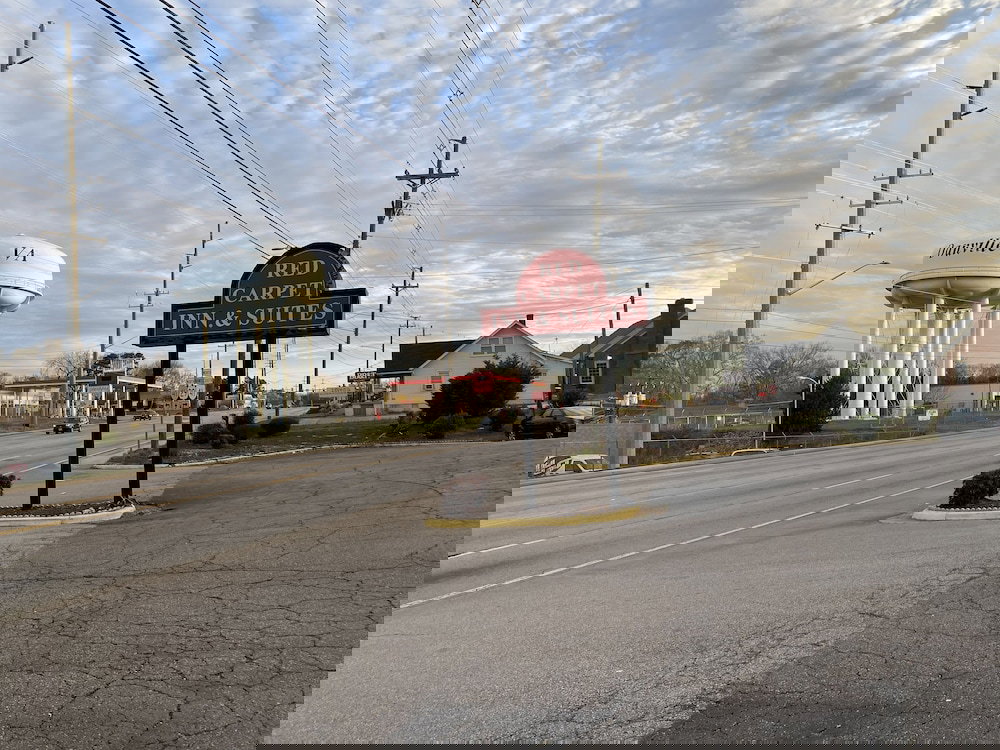 Red Carpet Inn & Suites - thumb 6