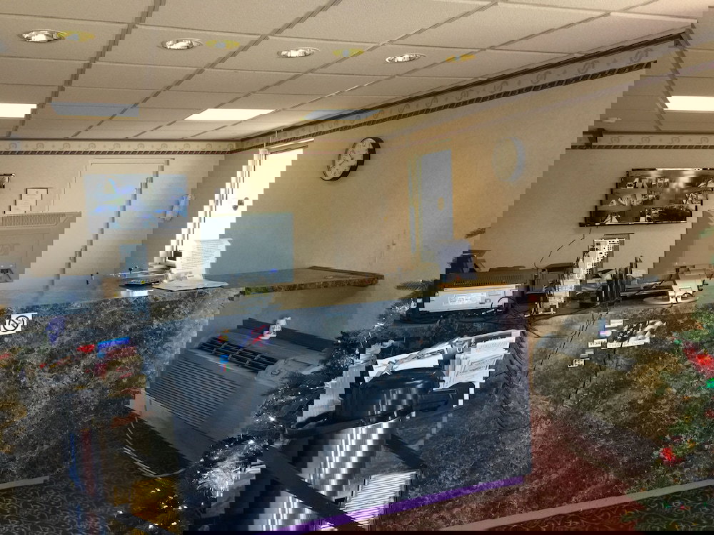 Red Carpet Inn & Suites - thumb 0