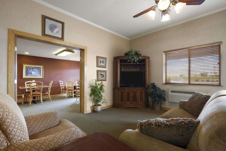 Super 8 By Wyndham Cuba - thumb 7