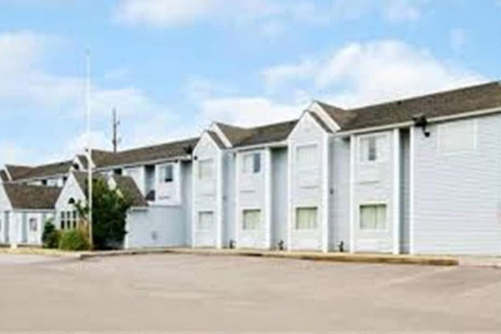 Americas Best Value Inn & Suites Ada - thumb 1