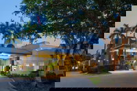 La Quinta Inn  Suites by Wyndham Ft. Myers-Sanibel Gateway