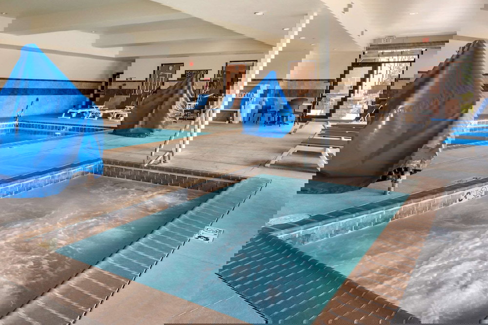 Comfort Suites Airport - University - thumb 3