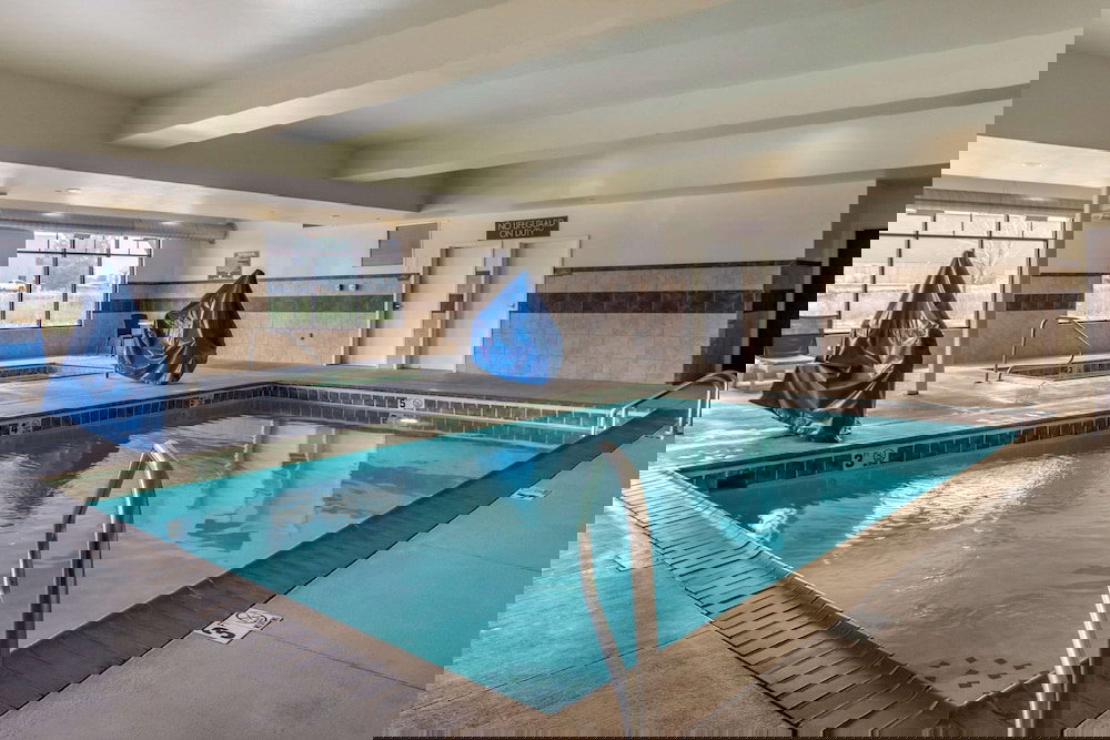 Comfort Suites Airport - University - thumb 4