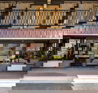 Quality Inn Paris - Tourism Bookings