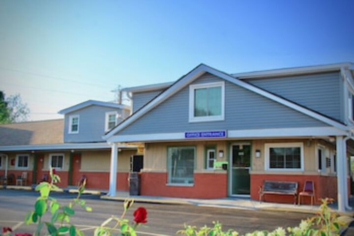 Campbell's Motel - thumb 0