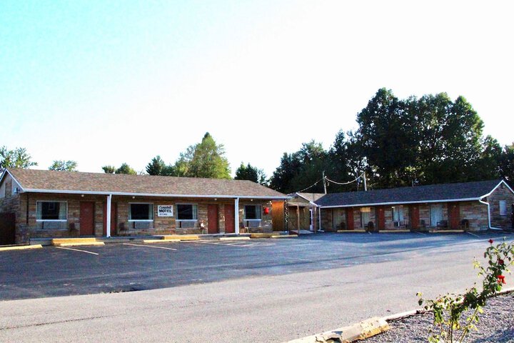 Campbell's Motel - thumb 5