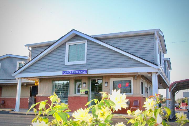 Campbell's Motel - thumb 3