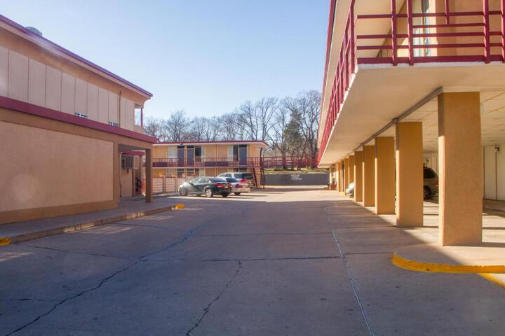 Executive Inn Ponca City - thumb 4