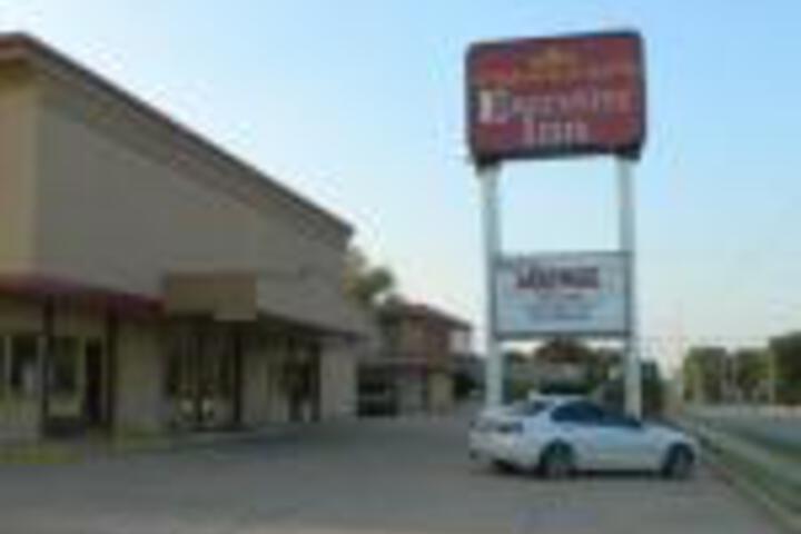 Executive Inn Ponca City - thumb 0
