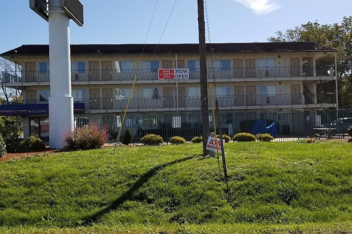 Red Carpet Inn Jeffersonville - thumb 1