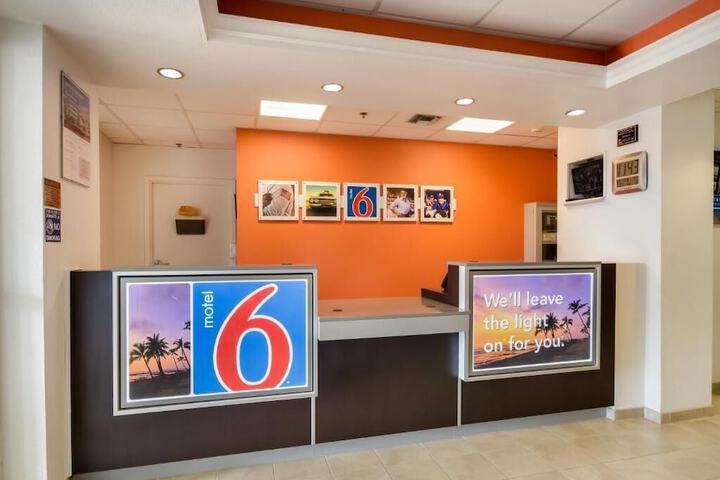 Motel 6 Lemoore, CA - thumb 7