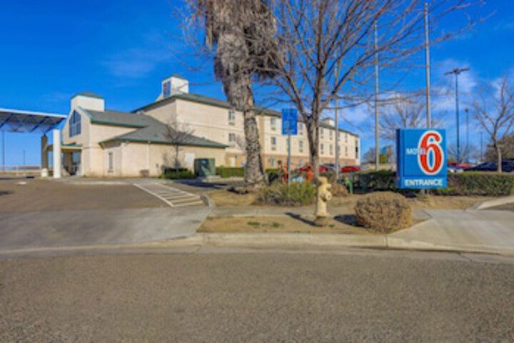 Motel 6 Lemoore, CA - thumb 0
