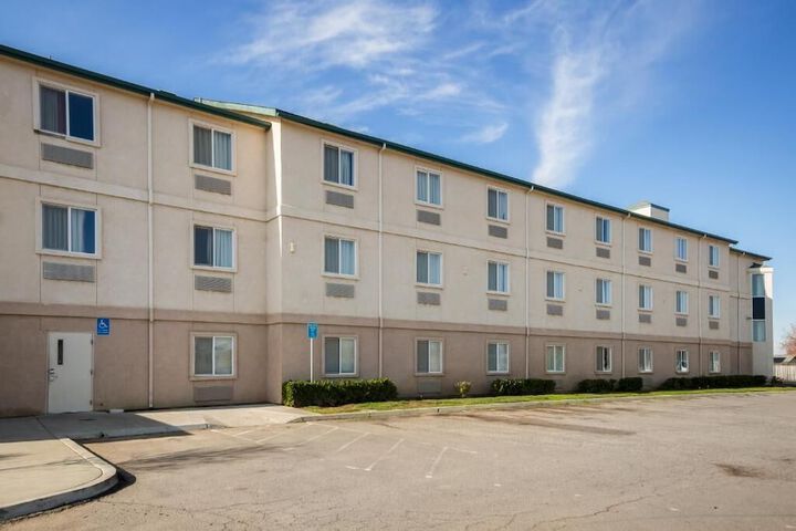 Motel 6 Lemoore, CA - thumb 5