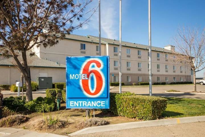 Motel 6 Lemoore, CA - thumb 2