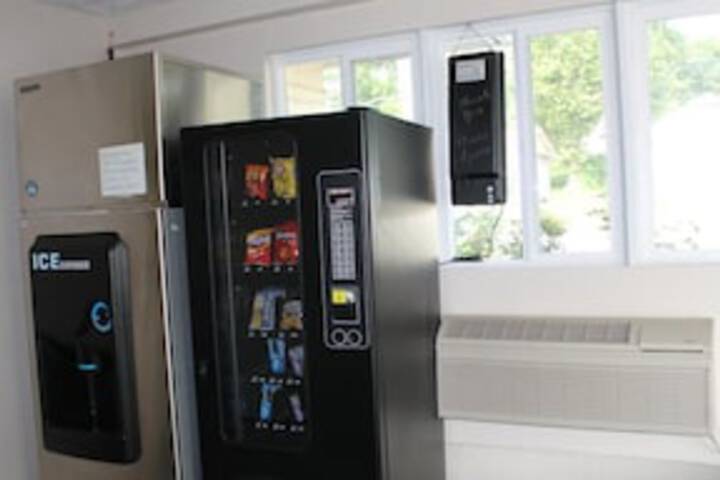 American Motor Inn - thumb 3