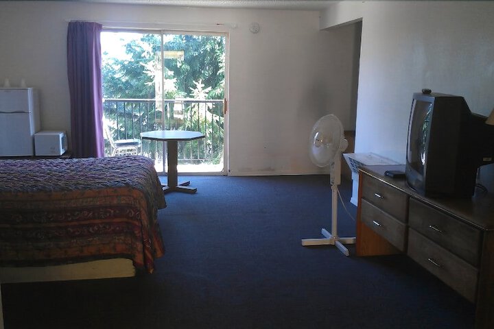 Bremerton Inn - thumb 2