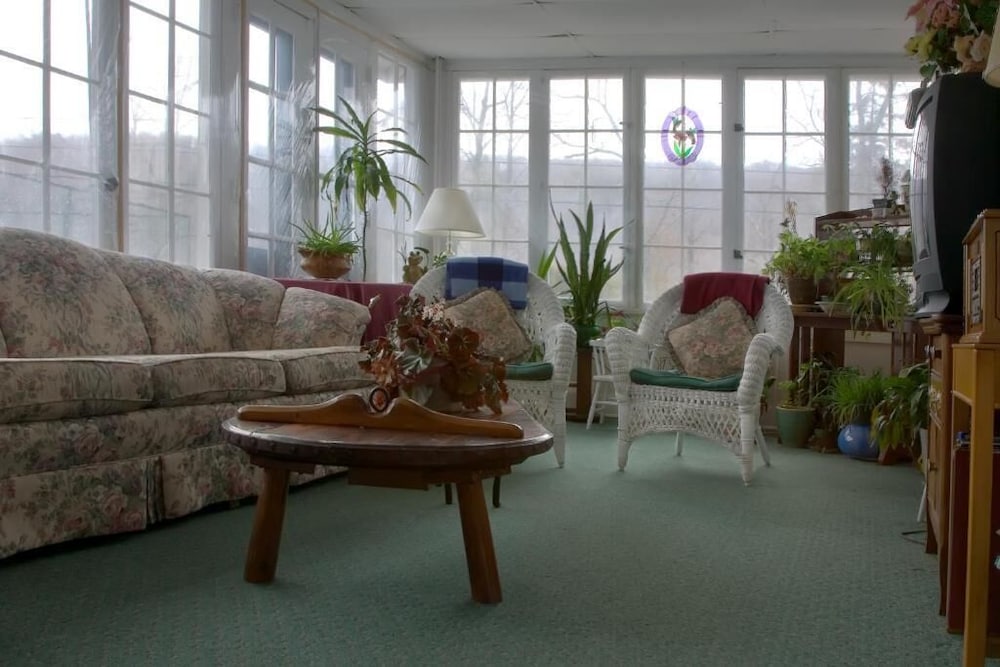 The Inn At Starlight Lake - thumb 3