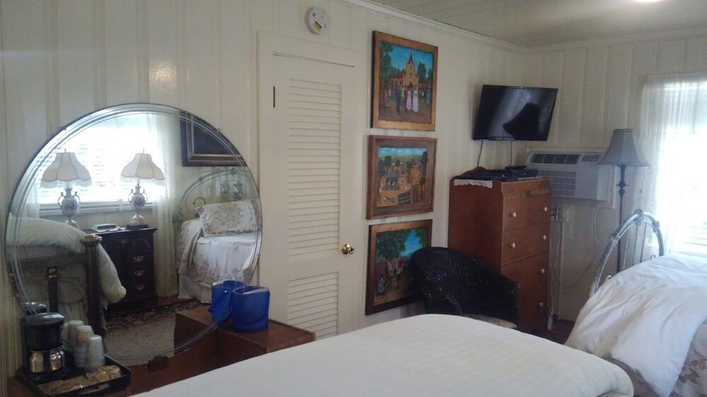 The Inn At Brevard - thumb 4