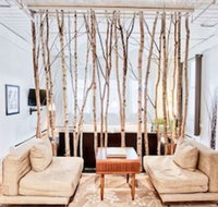 The Haus on Mirror Lake - USA Accommodation