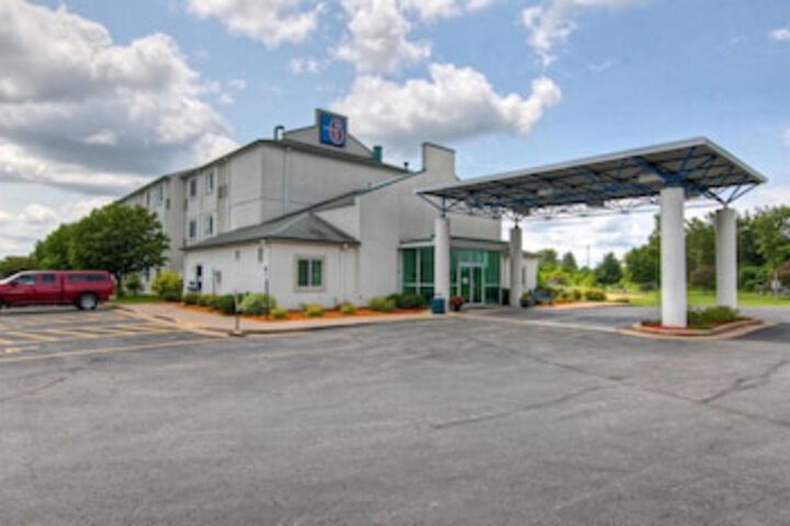 Motel 6 Menomonie, WI - thumb 0