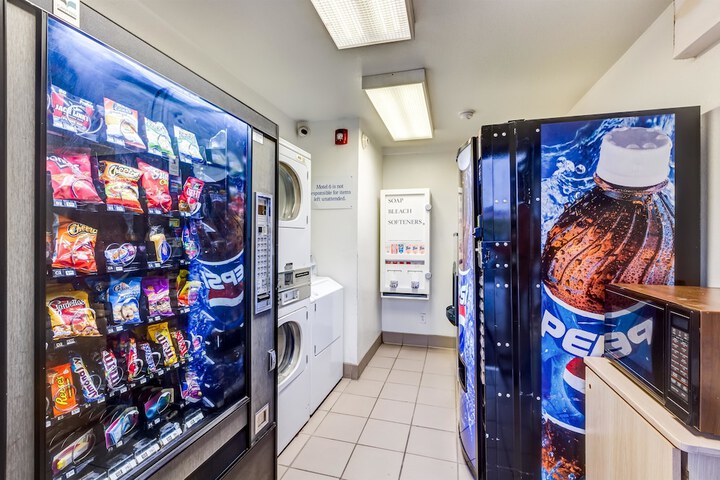 Motel 6 Wheat Ridge, CO - West - Denver North - thumb 3