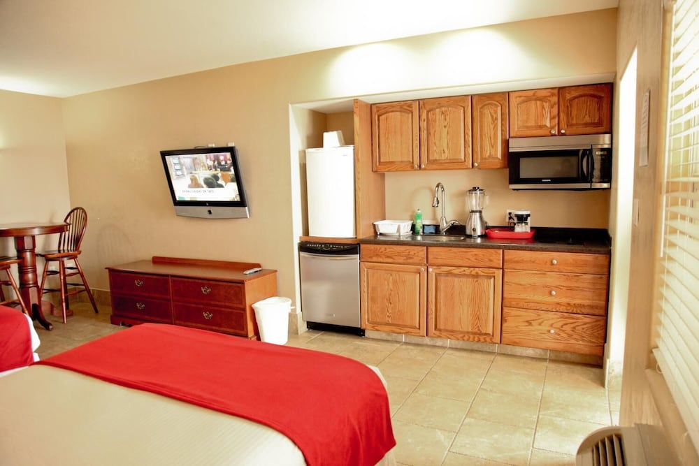 Lake Grassy Inn & Suites - thumb 3
