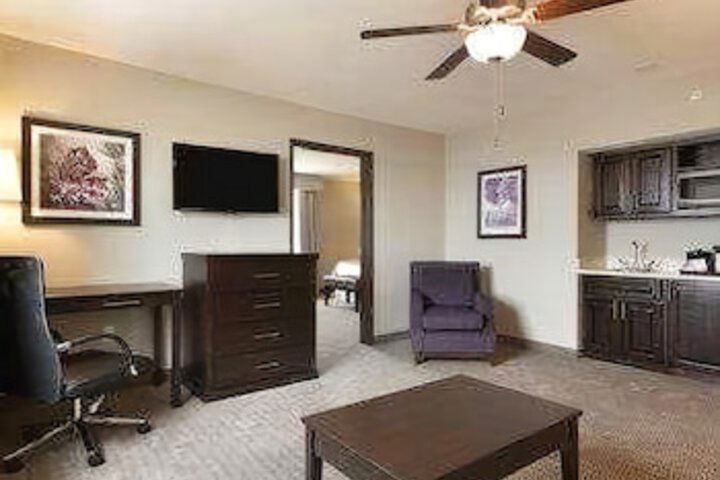 Baymont By Wyndham College Station - thumb 7