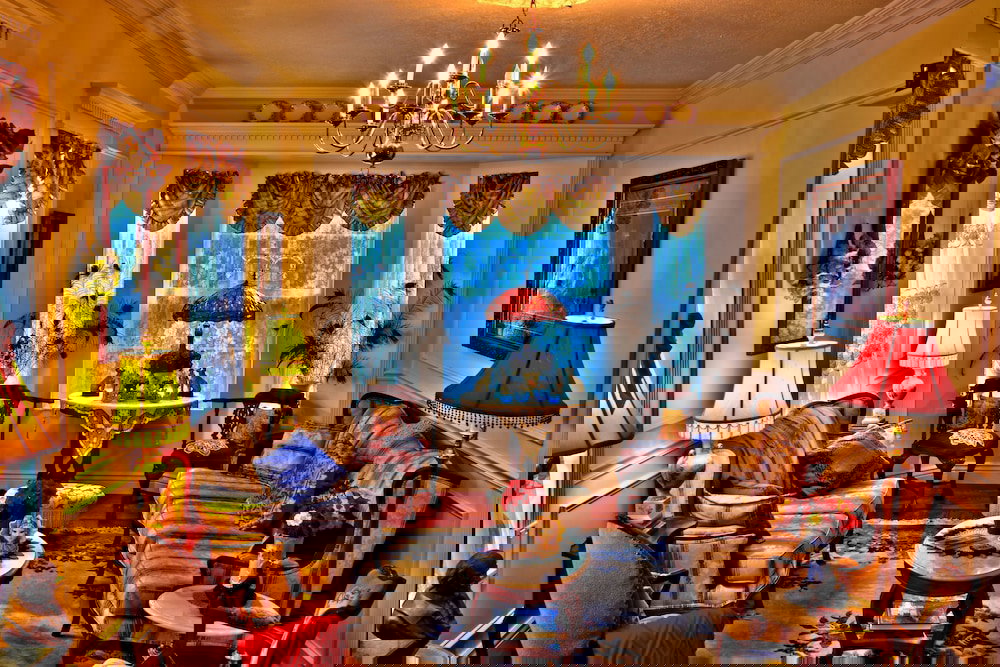 Big Yellow Inn - thumb 0