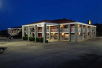 Campton Parkway Inn