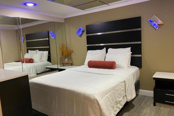 Relax Inn North Babylon - thumb 5