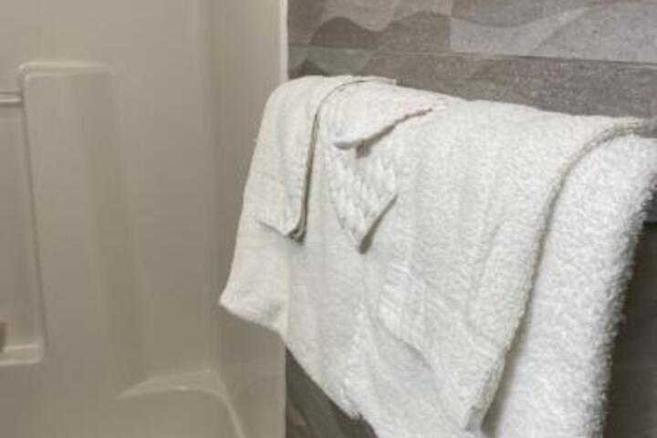 Relax Inn North Babylon - thumb 3