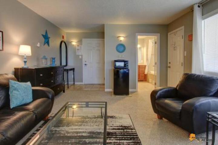 Anchorage Uptown Suites - thumb 3