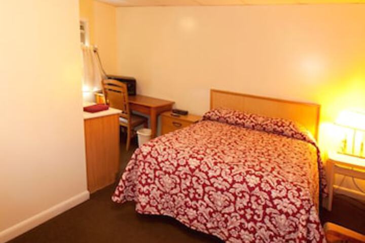 Charlie's Motel - thumb 2