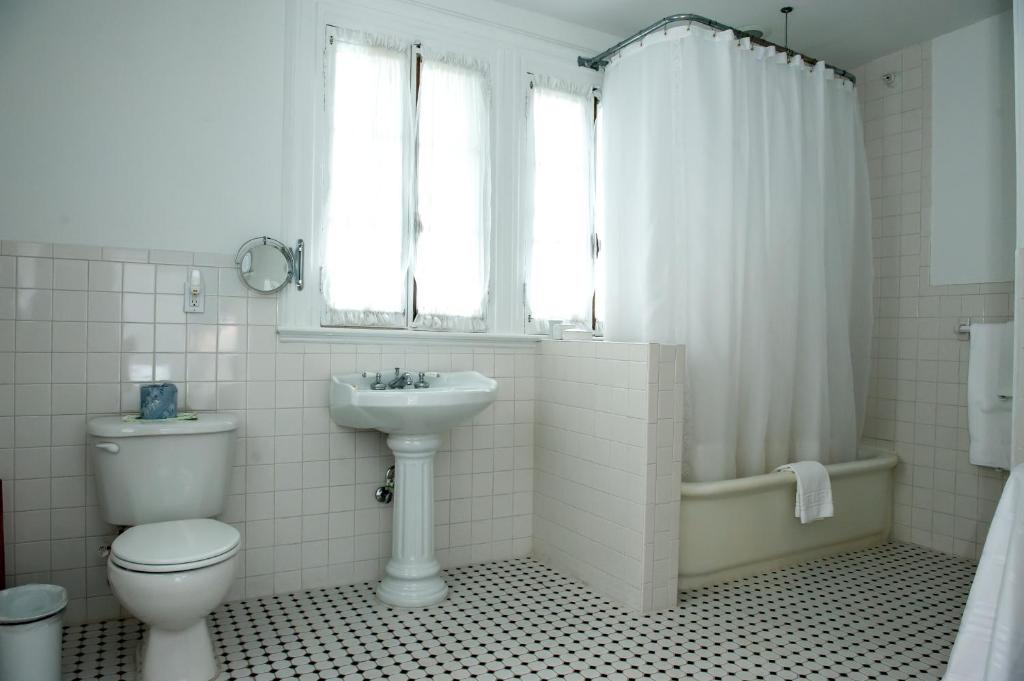 Cedars & Beeches Inn - thumb 5