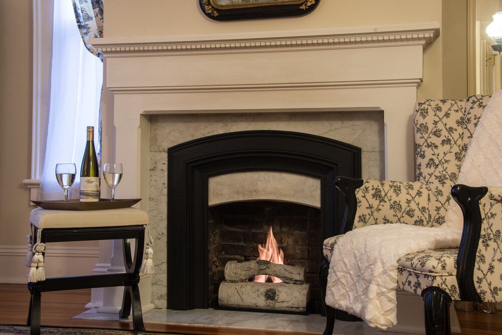 1840 Inn On The Main Bed & Breakfast - thumb 4