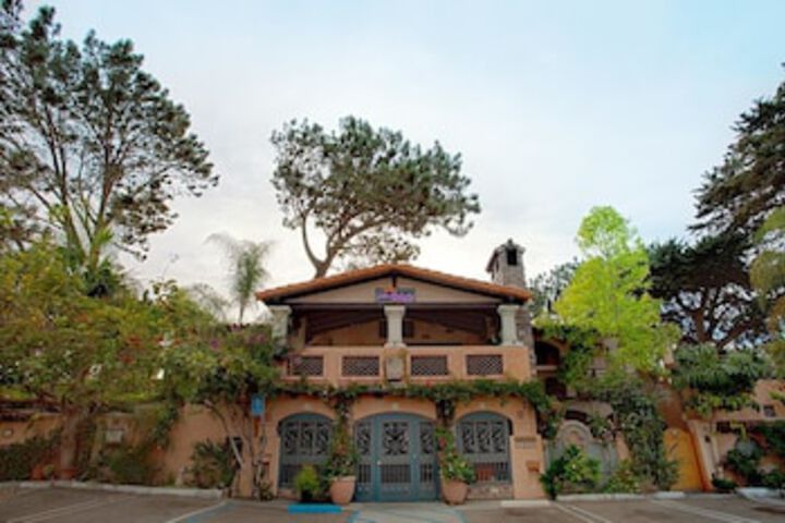 Les Artistes Inn - thumb 0