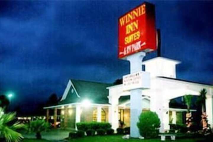 Winnie Inn & Suites - thumb 1